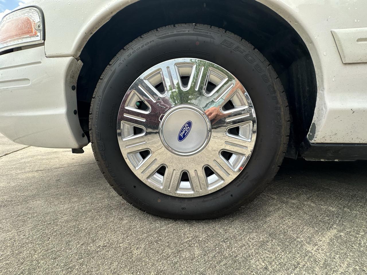 Ford Crown Victoria Standard 2006
