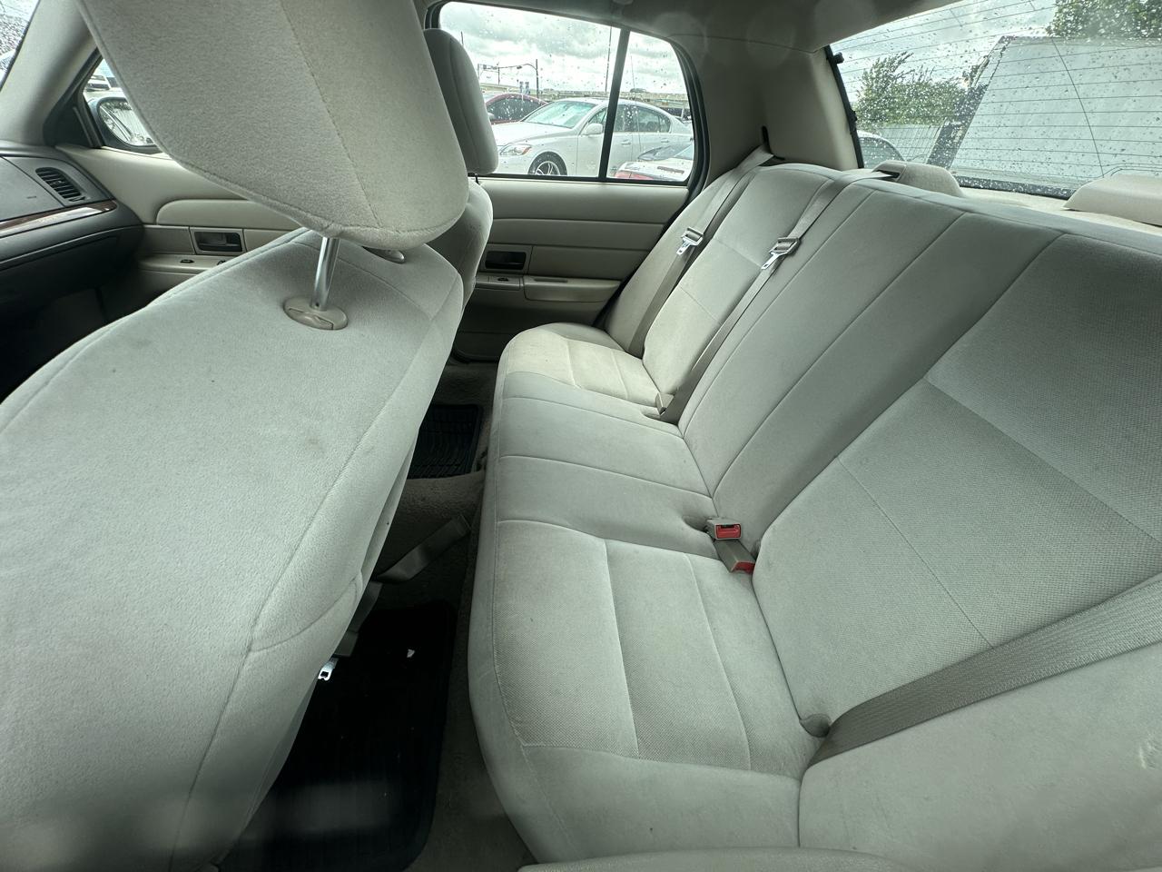 Ford Crown Victoria Standard 2006