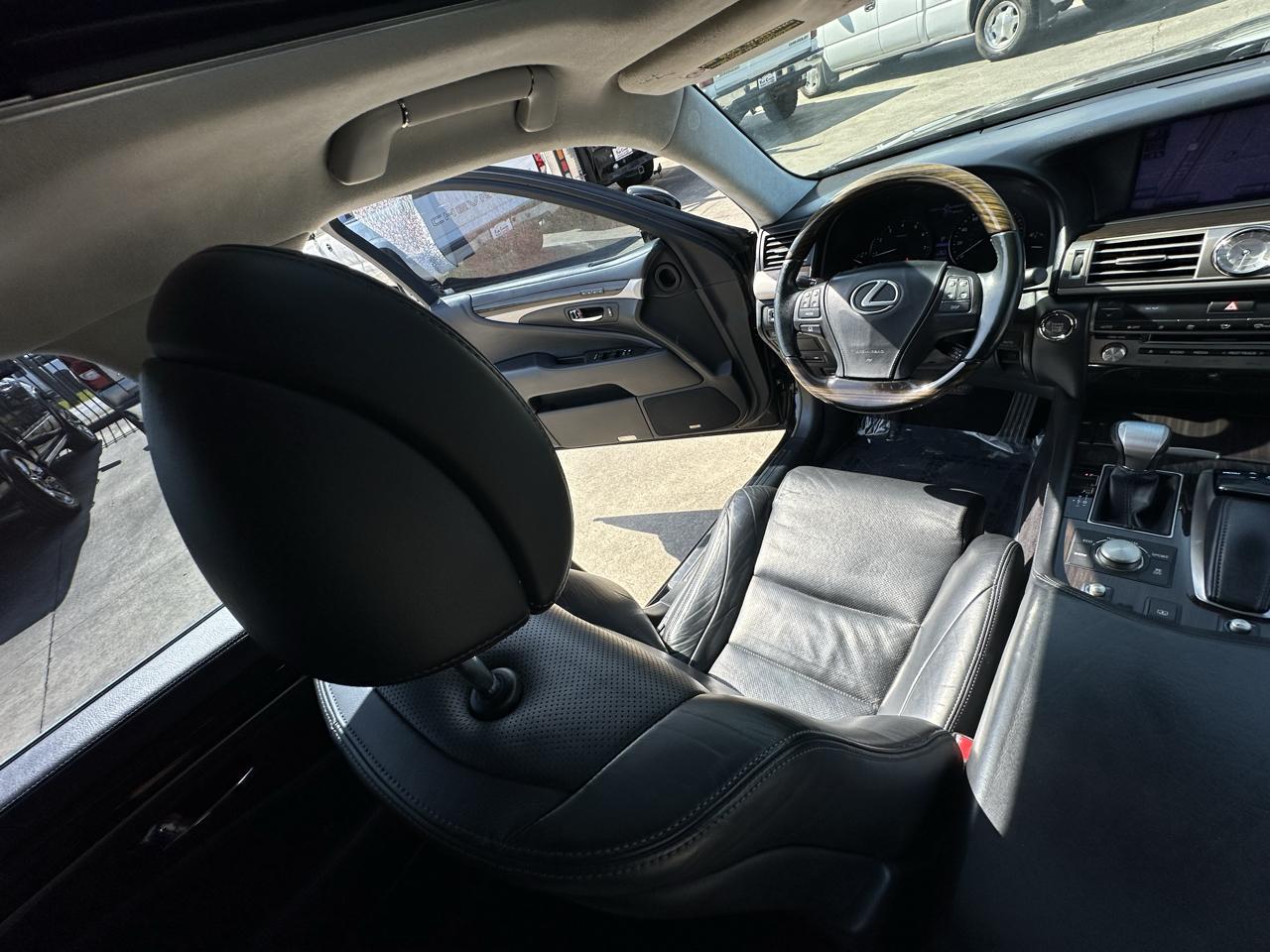 Lexus LS 460 Luxury Sedan 2013