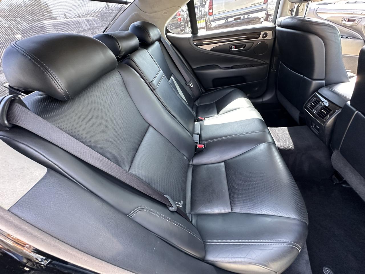 Lexus LS 460 Luxury Sedan 2013
