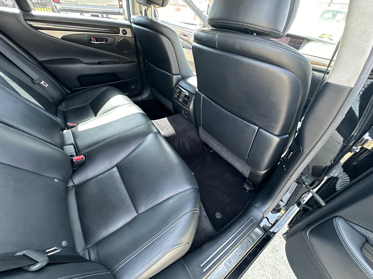 Lexus LS 460 Luxury Sedan 2013