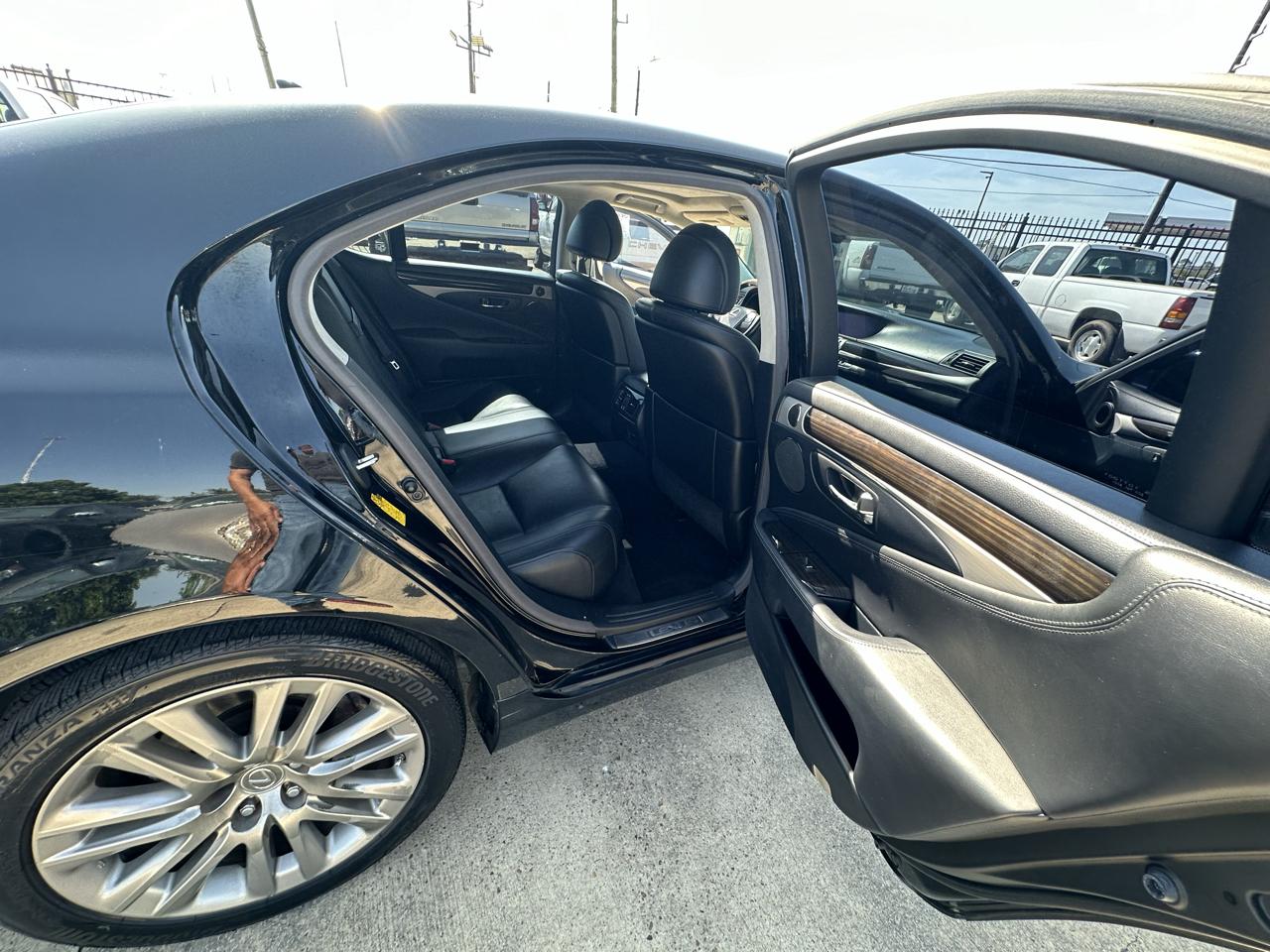 Lexus LS 460 Luxury Sedan 2013