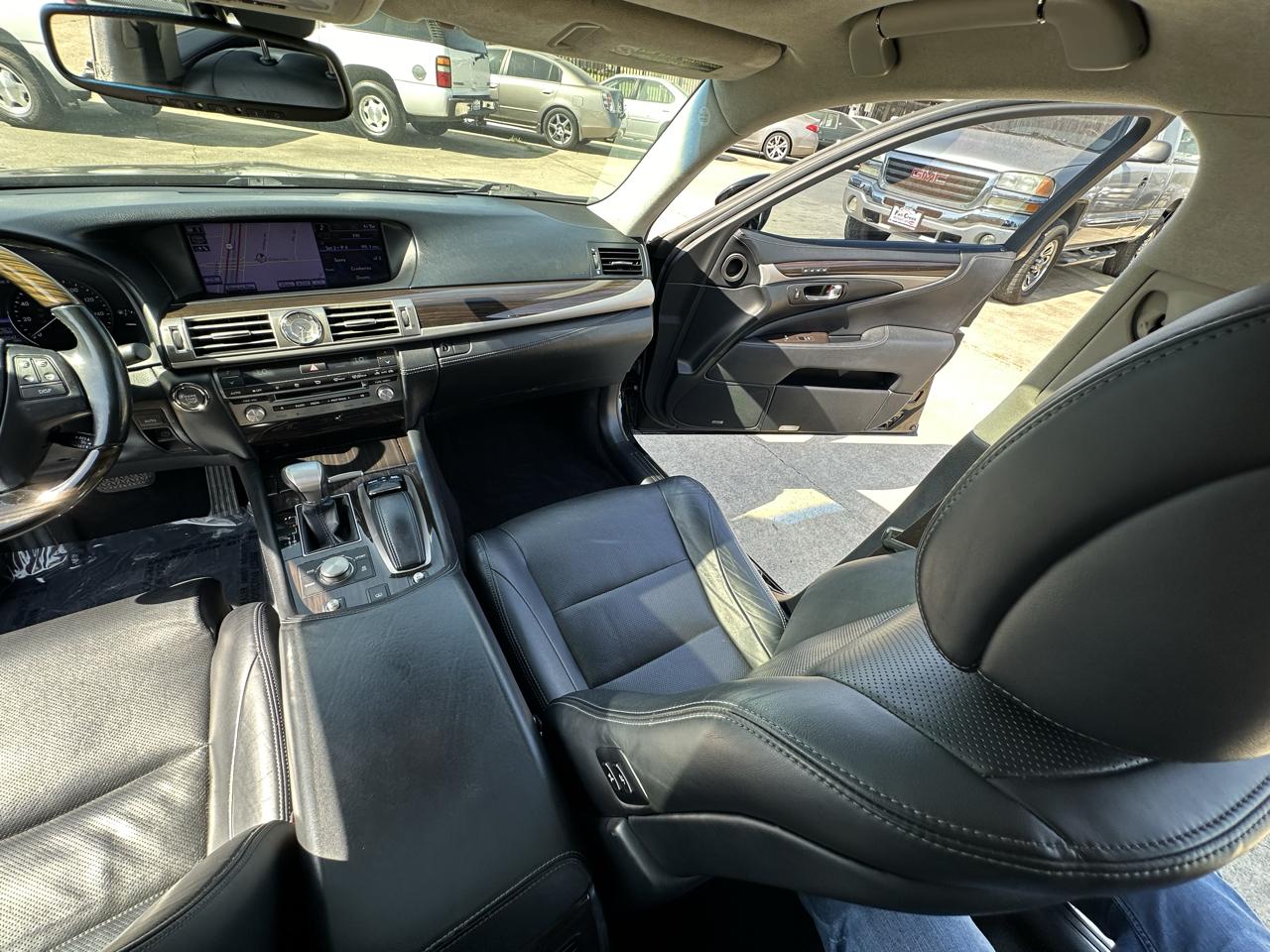Lexus LS 460 Luxury Sedan 2013