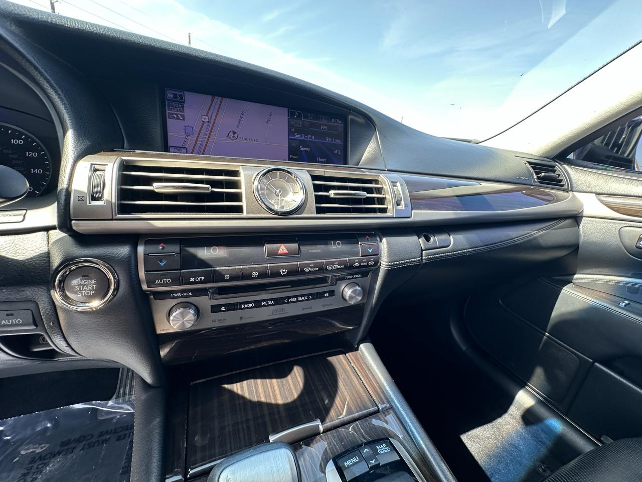 Lexus LS 460 Luxury Sedan 2013