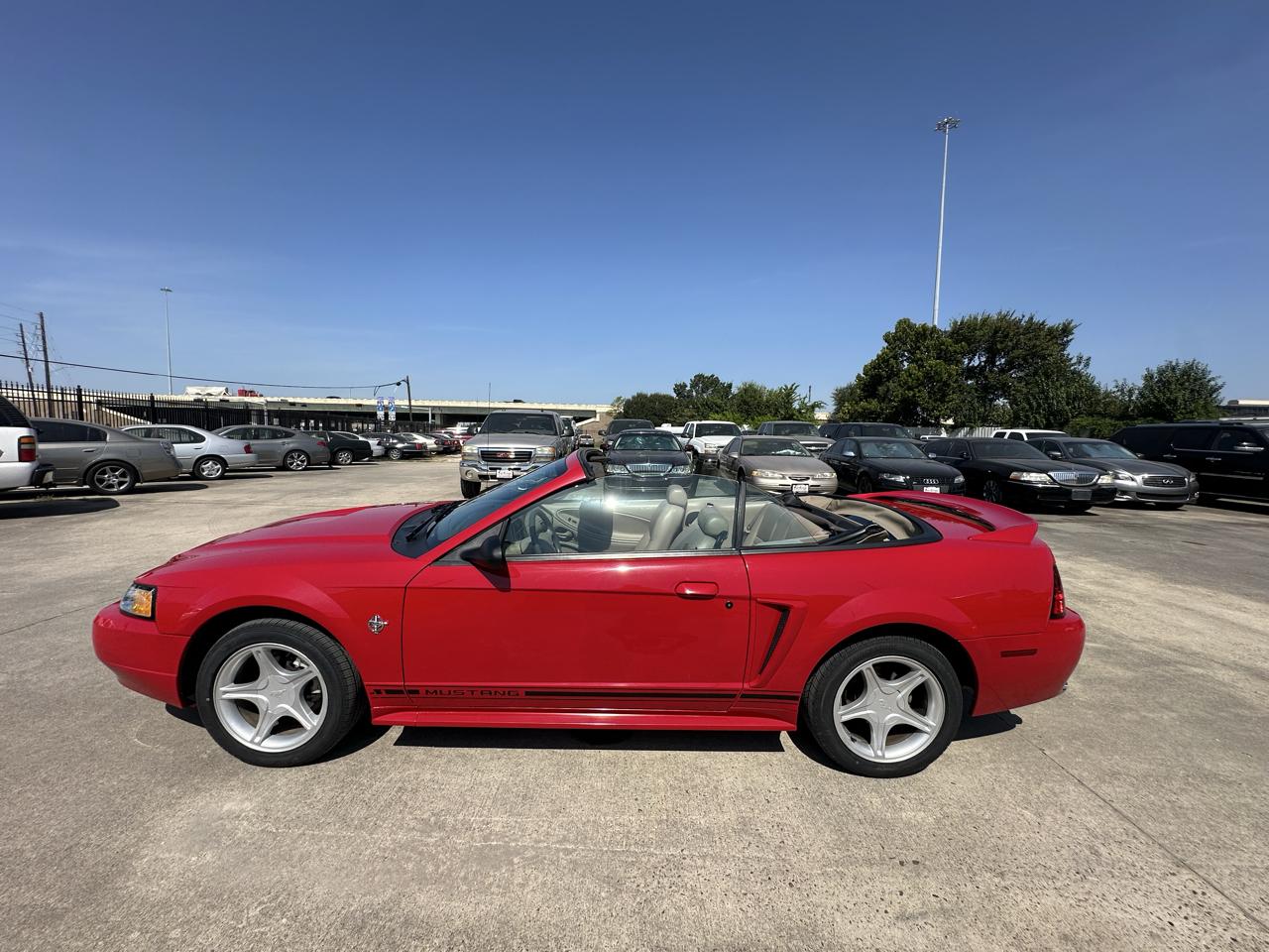 Ford Mustang GT convertible 1999