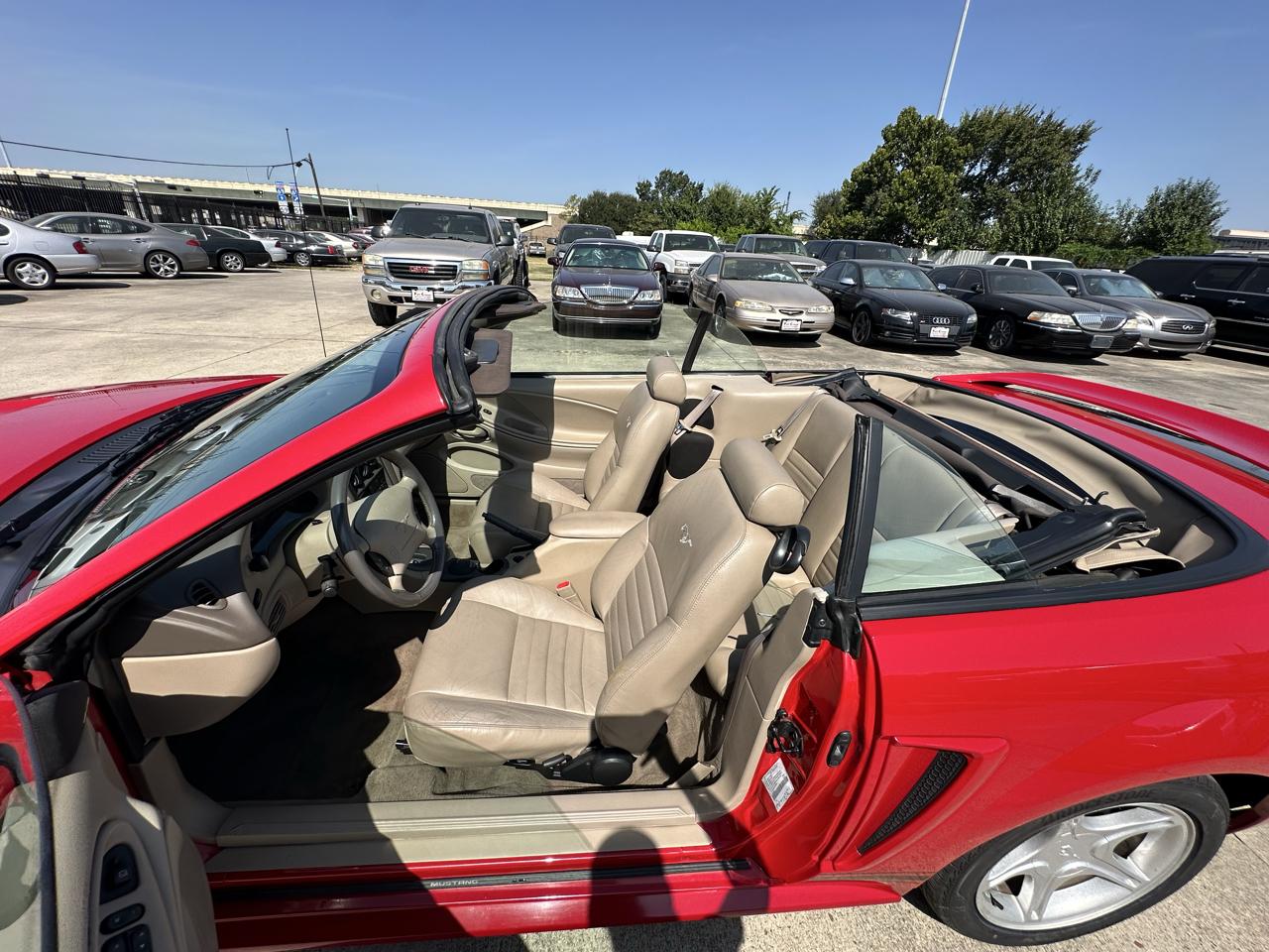 Ford Mustang GT convertible 1999