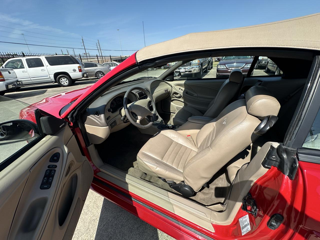 Ford Mustang GT convertible 1999