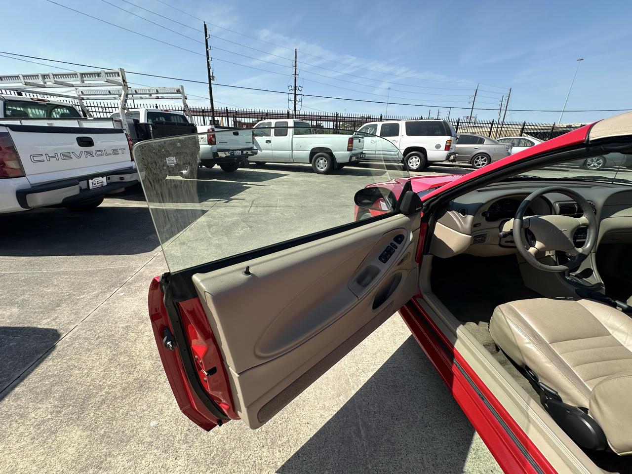Ford Mustang GT convertible 1999