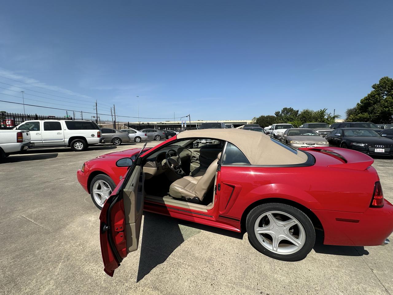 Ford Mustang GT convertible 1999