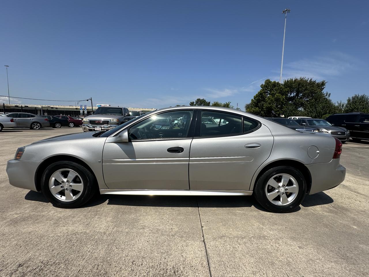 Pontiac Grand Prix Sedan 2007
