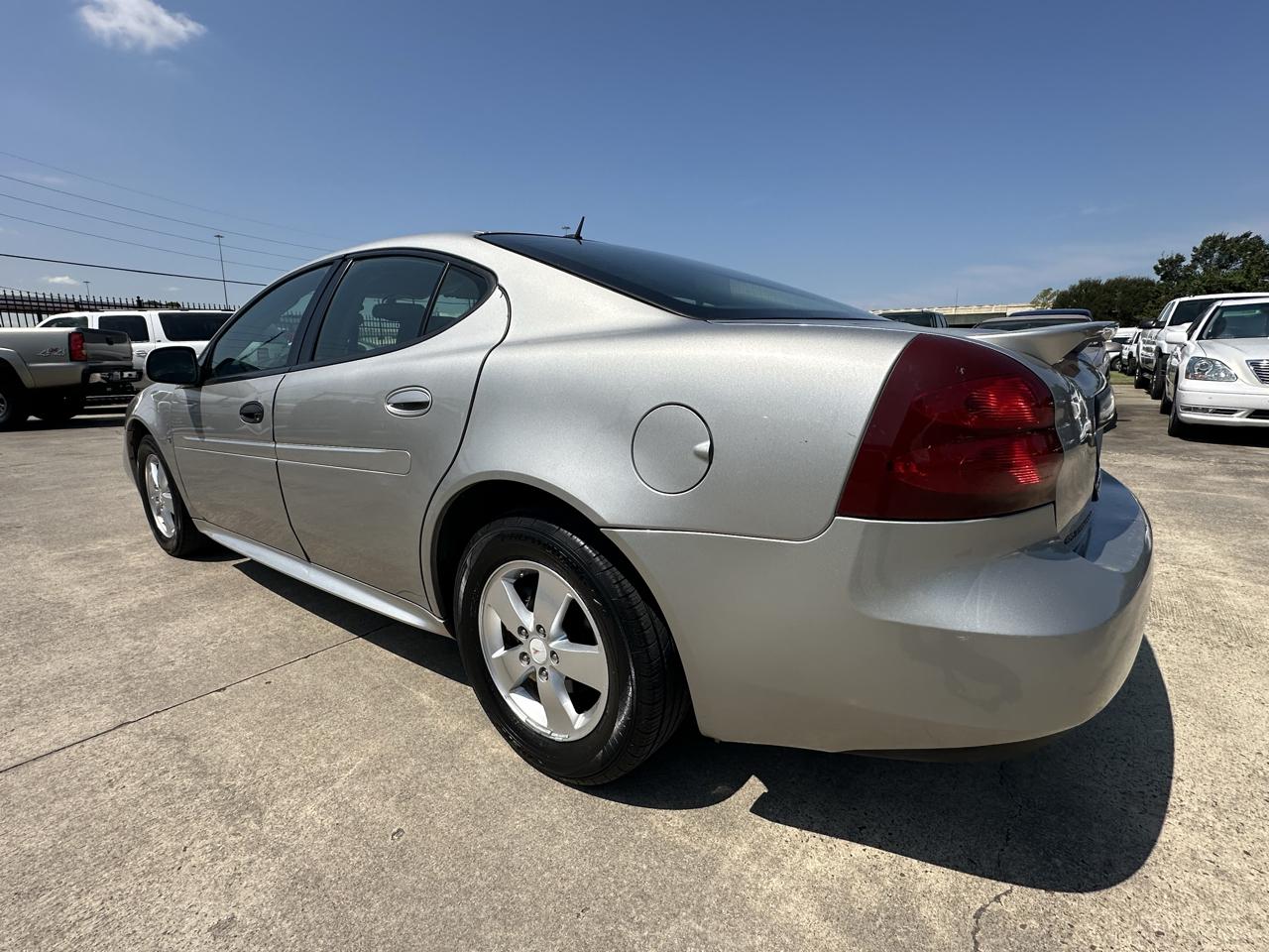 Pontiac Grand Prix Sedan 2007