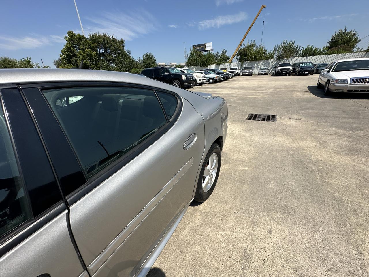 Pontiac Grand Prix Sedan 2007