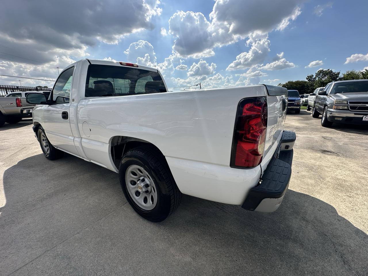 Chevrolet Silverado 1500 Reg. Cab Short Bed 2WD 2005