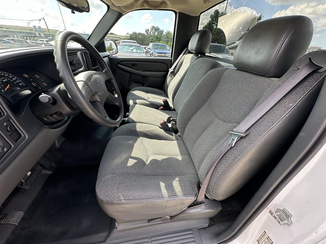 Chevrolet Silverado 1500 Reg. Cab Short Bed 2WD 2005
