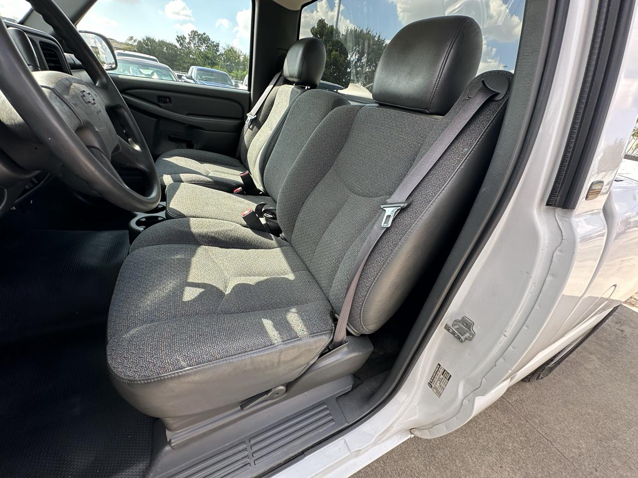 Chevrolet Silverado 1500 Reg. Cab Short Bed 2WD 2005