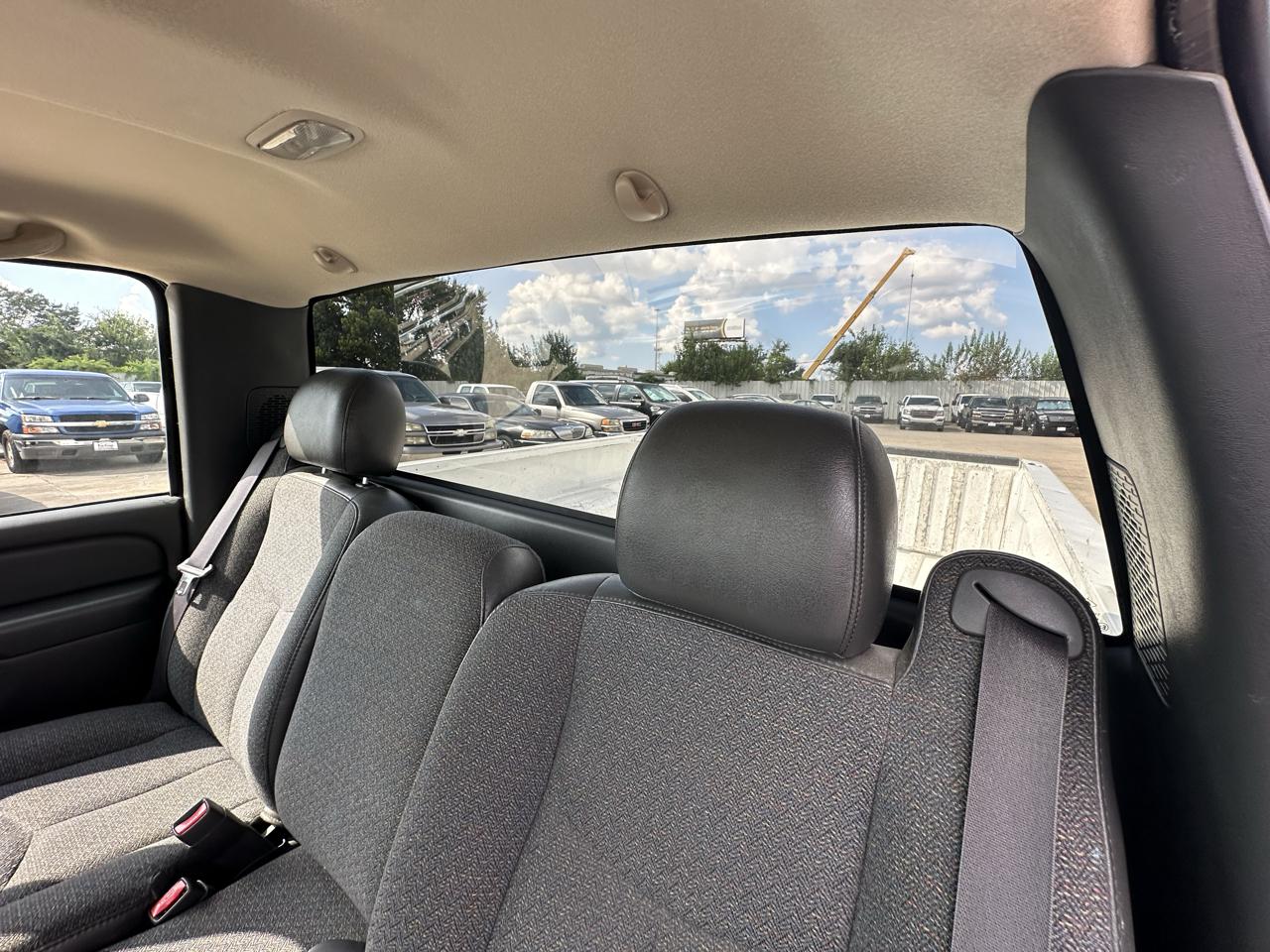 Chevrolet Silverado 1500 Reg. Cab Short Bed 2WD 2005
