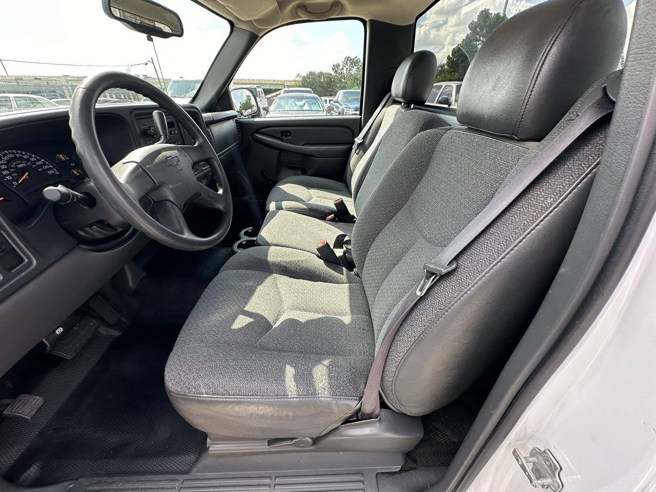 Chevrolet Silverado 1500 Reg. Cab Short Bed 2WD 2005