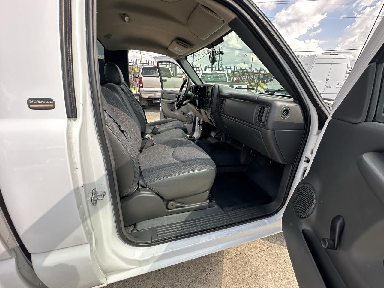 Chevrolet Silverado 1500 Reg. Cab Short Bed 2WD 2005