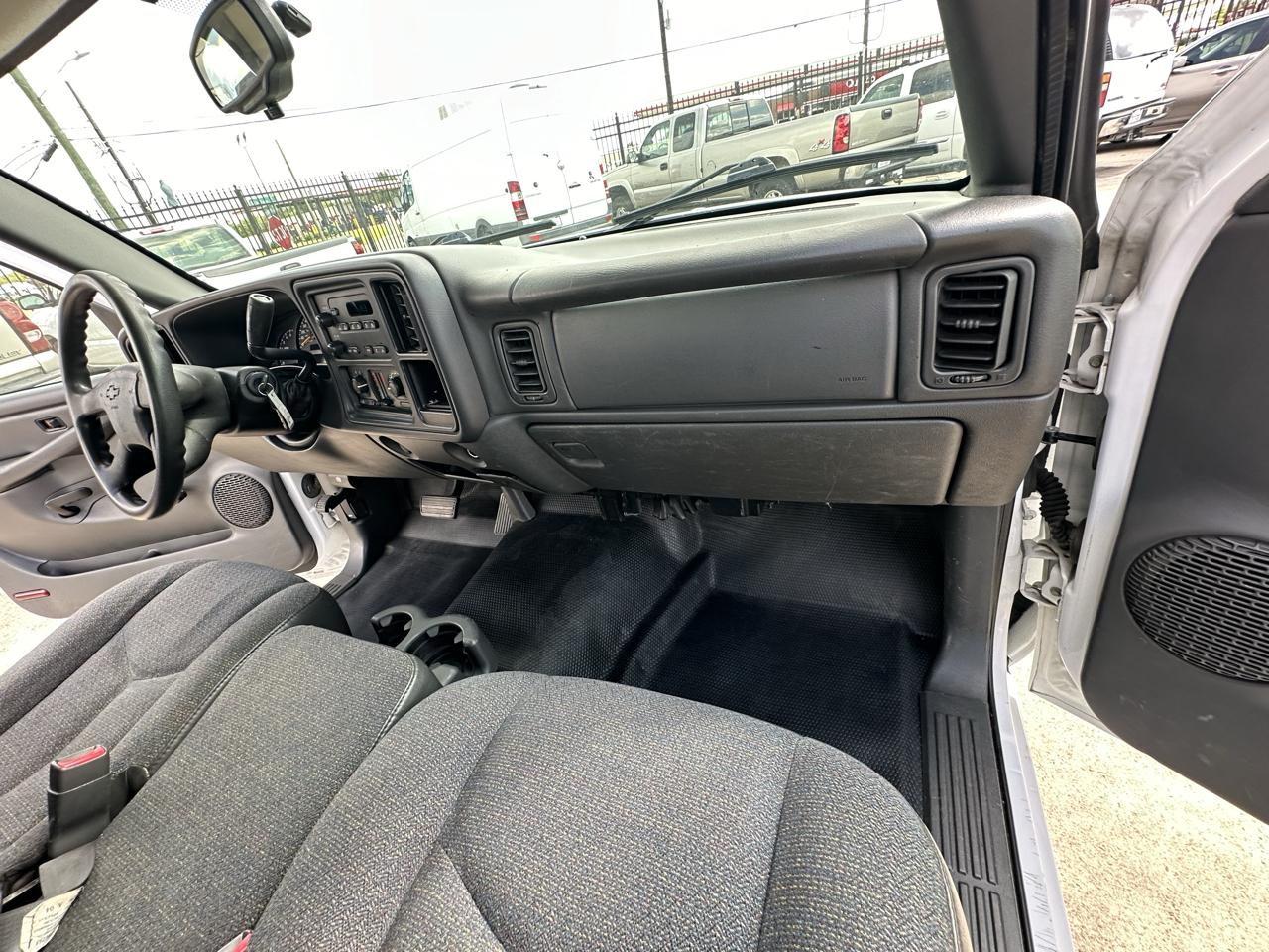 Chevrolet Silverado 1500 Reg. Cab Short Bed 2WD 2005