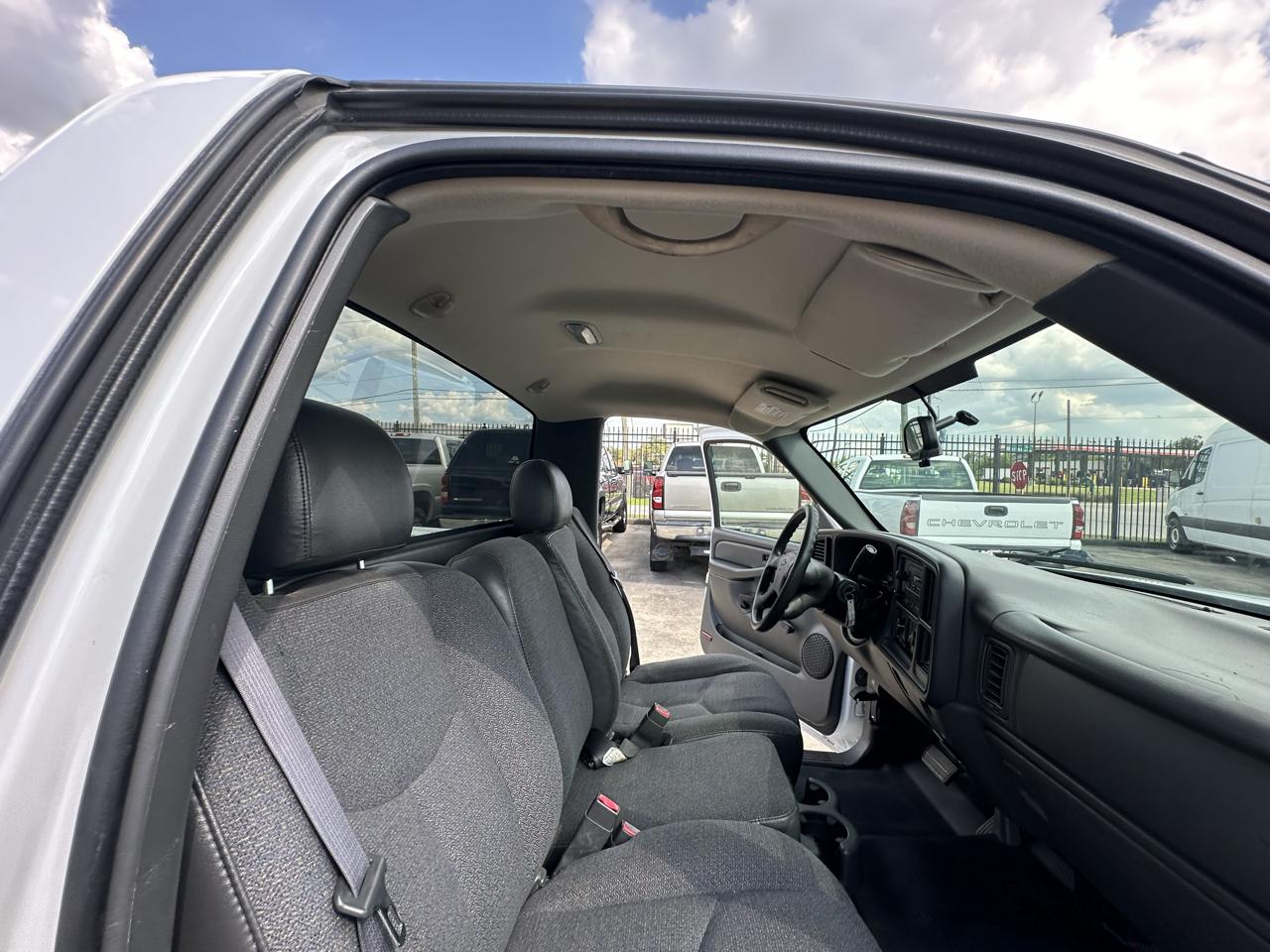 Chevrolet Silverado 1500 Reg. Cab Short Bed 2WD 2005
