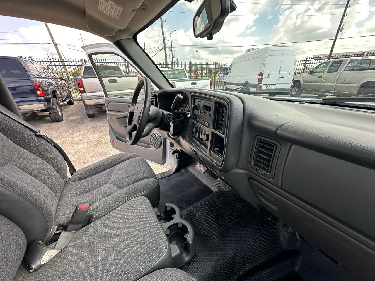 Chevrolet Silverado 1500 Reg. Cab Short Bed 2WD 2005