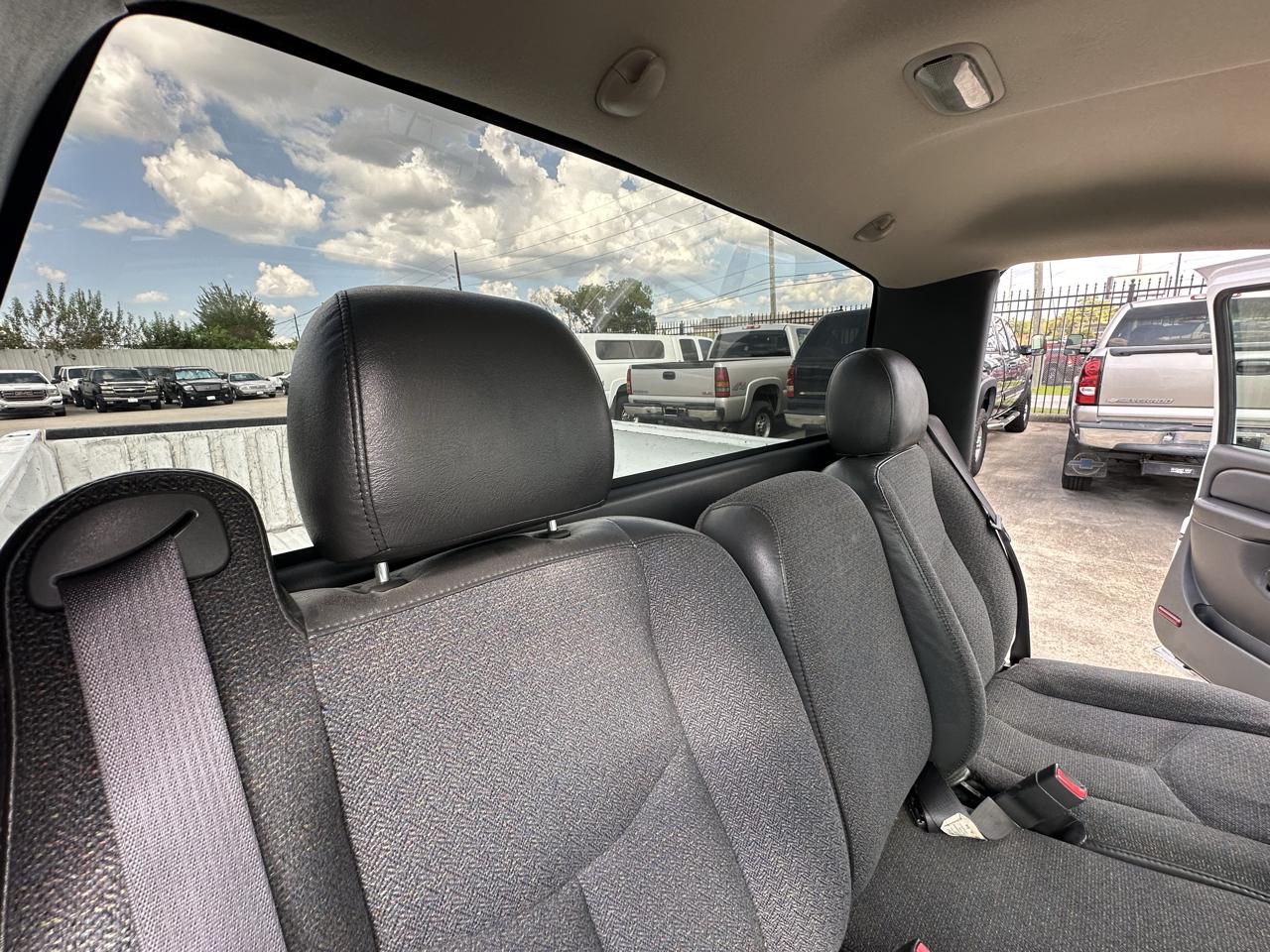 Chevrolet Silverado 1500 Reg. Cab Short Bed 2WD 2005