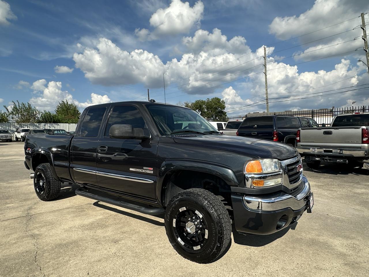 GMC Sierra 2500HD SLE Ext. Cab Short Bed 4WD 2005