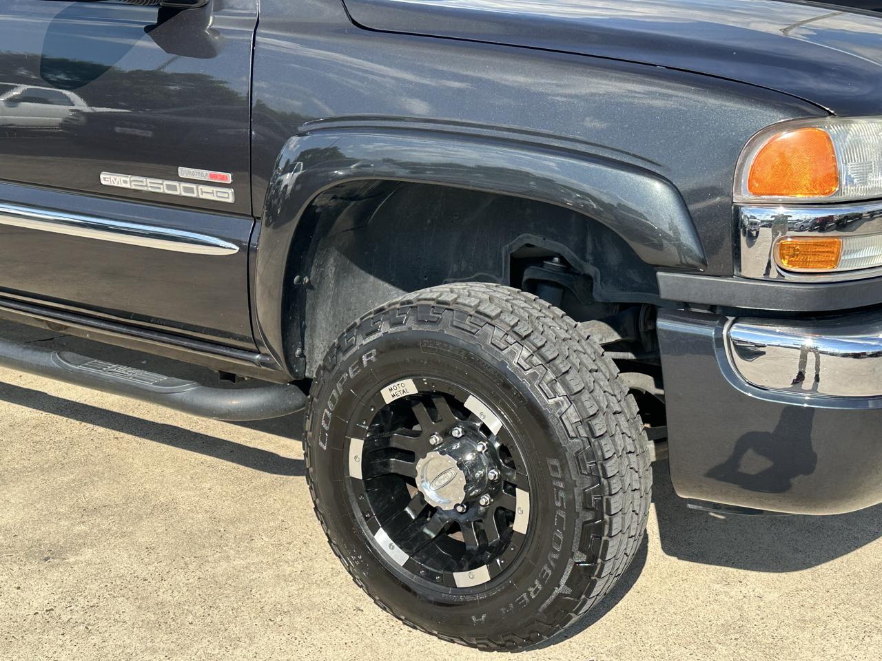 GMC Sierra 2500HD SLE Ext. Cab Short Bed 4WD 2005