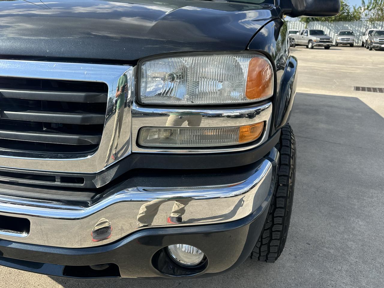 GMC Sierra 2500HD SLE Ext. Cab Short Bed 4WD 2005