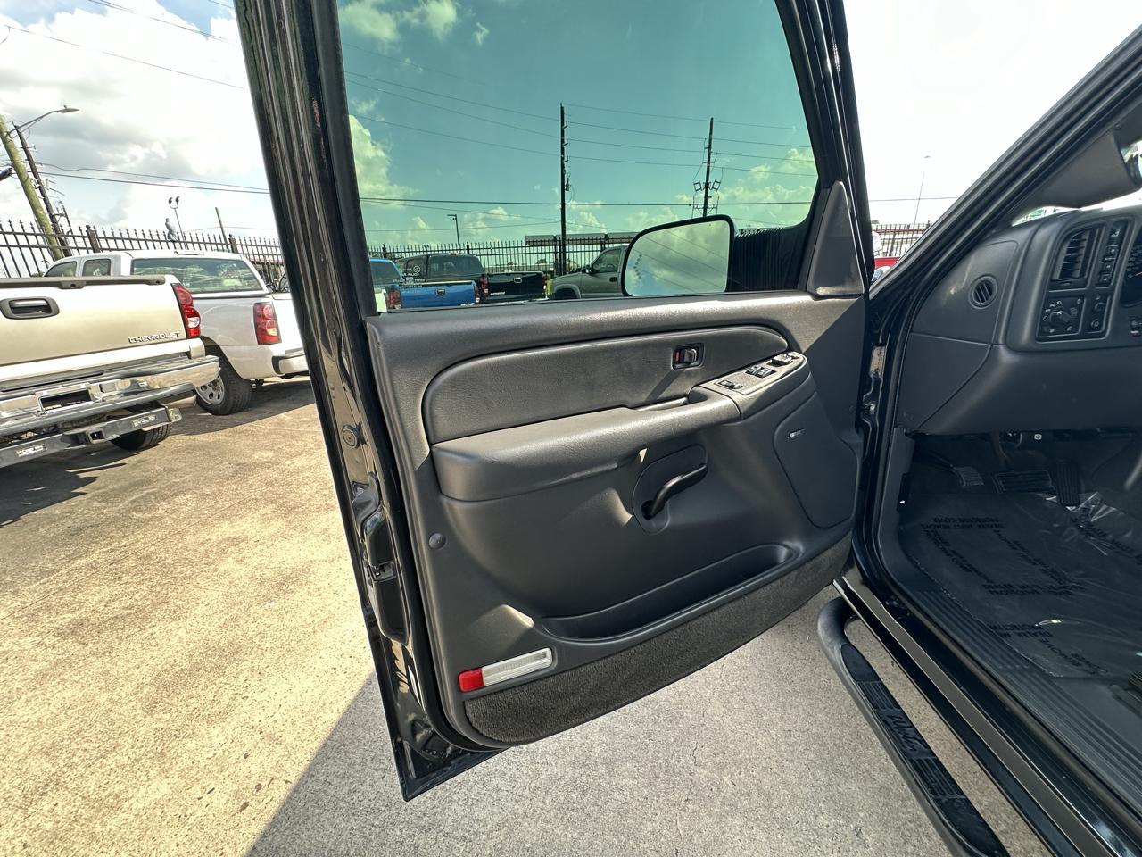 GMC Sierra 2500HD SLE Ext. Cab Short Bed 4WD 2005