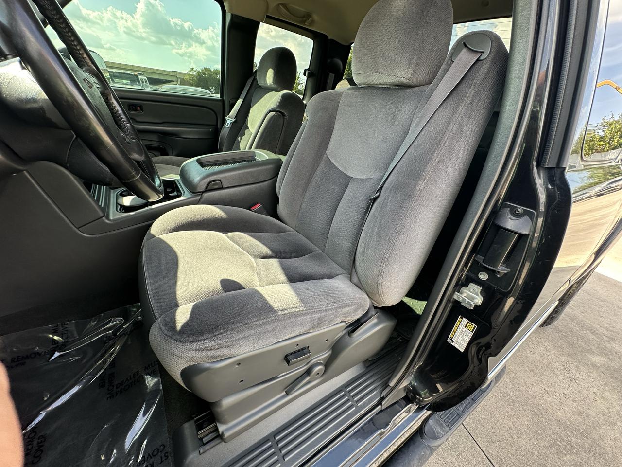GMC Sierra 2500HD SLE Ext. Cab Short Bed 4WD 2005