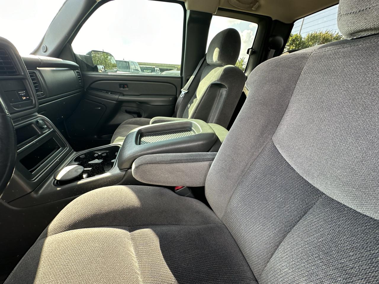 GMC Sierra 2500HD SLE Ext. Cab Short Bed 4WD 2005
