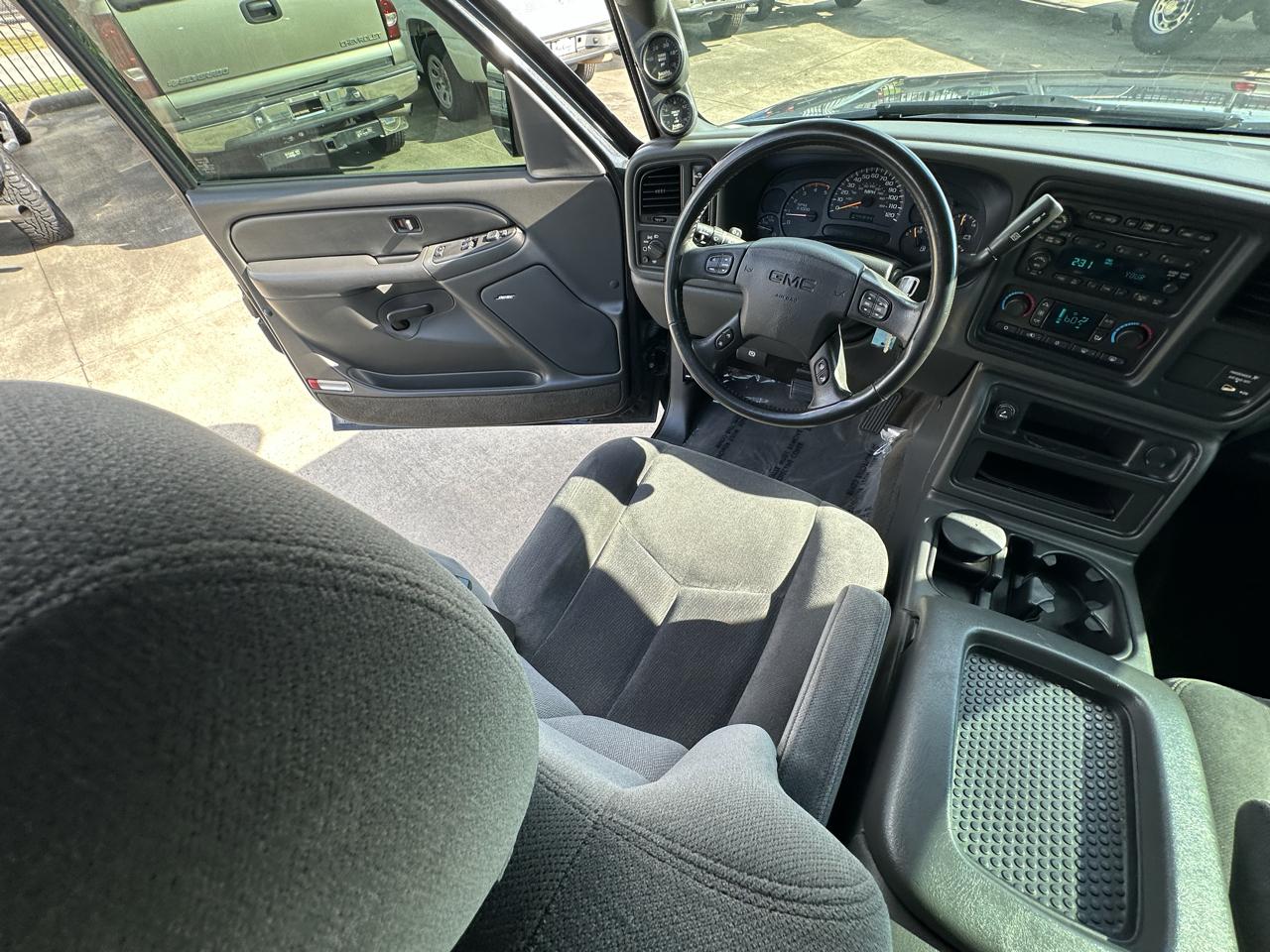 GMC Sierra 2500HD SLE Ext. Cab Short Bed 4WD 2005