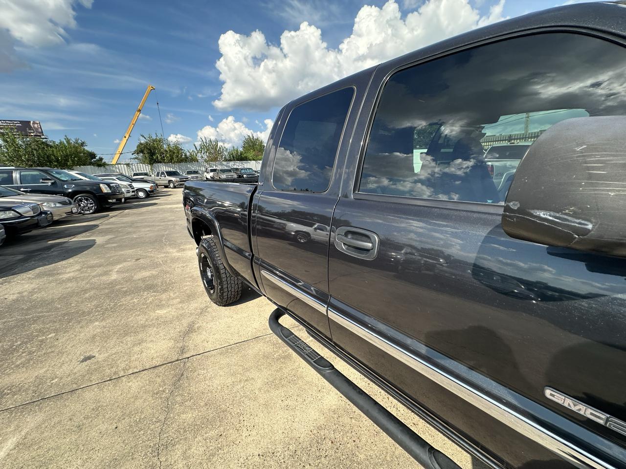 GMC Sierra 2500HD SLE Ext. Cab Short Bed 4WD 2005