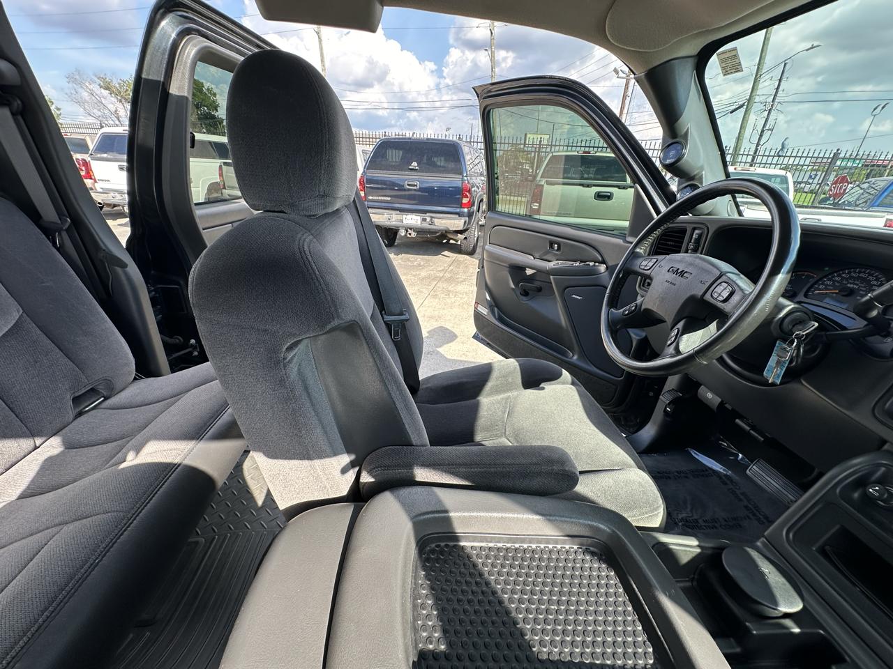 GMC Sierra 2500HD SLE Ext. Cab Short Bed 4WD 2005