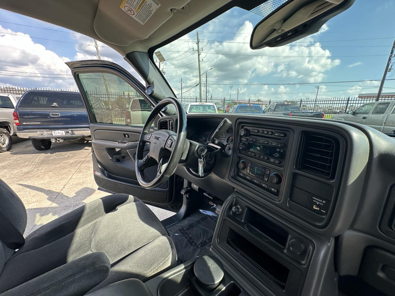 GMC Sierra 2500HD SLE Ext. Cab Short Bed 4WD 2005