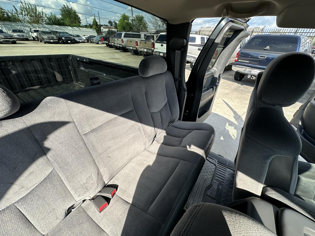 GMC Sierra 2500HD SLE Ext. Cab Short Bed 4WD 2005