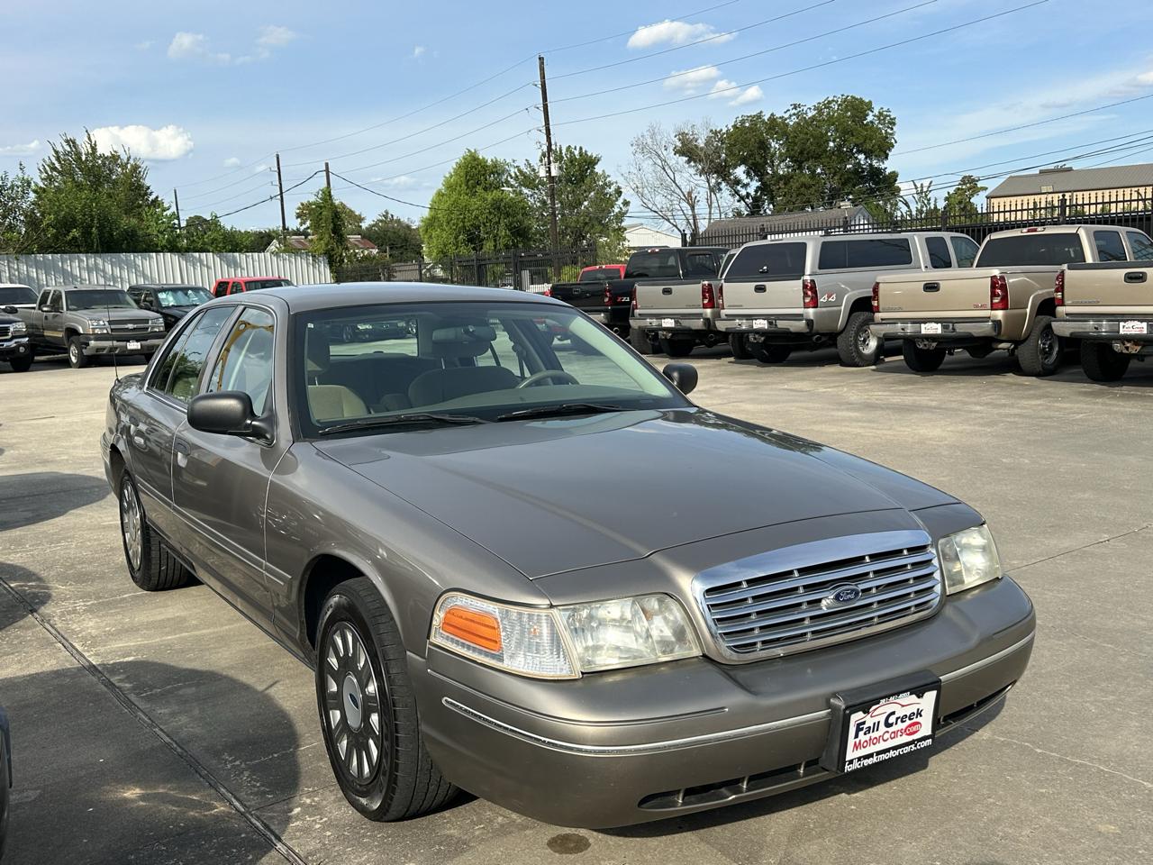 Ford Crown Victoria 4dr Sedan 2005