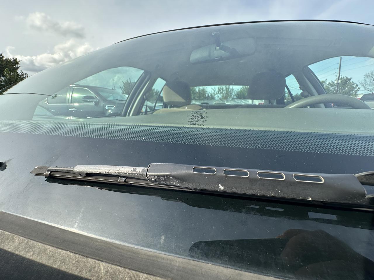 Ford Crown Victoria 4dr Sedan 2005
