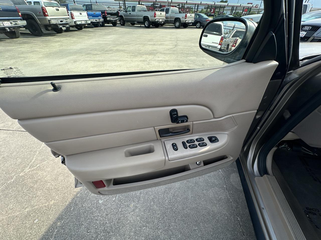 Ford Crown Victoria 4dr Sedan 2005