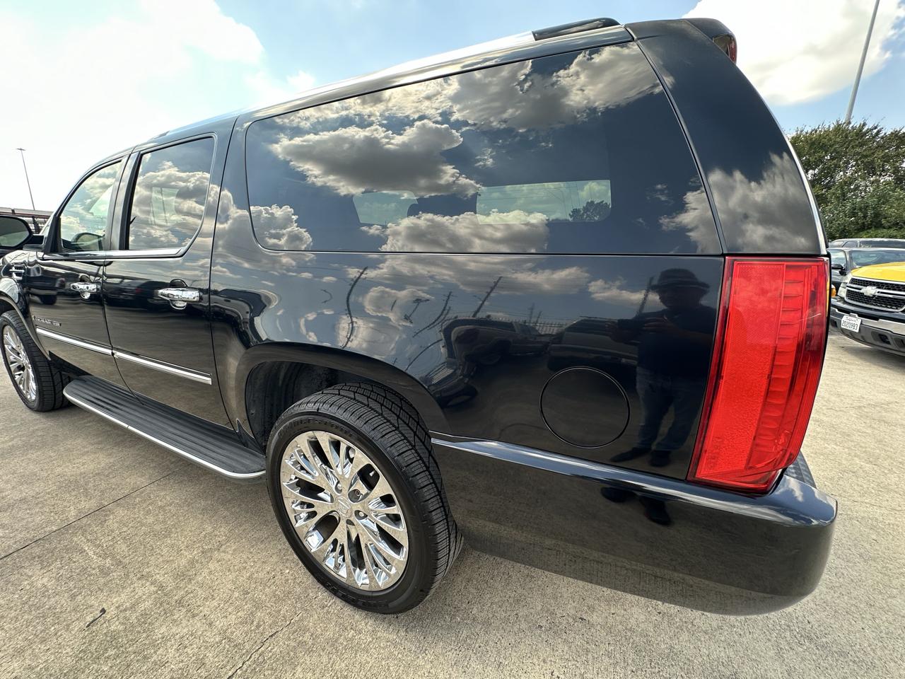 Cadillac Escalade ESV AWD 2009