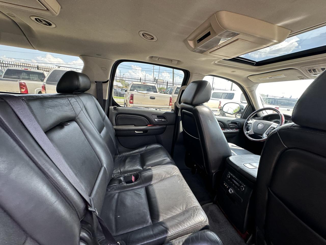 Cadillac Escalade ESV AWD 2009