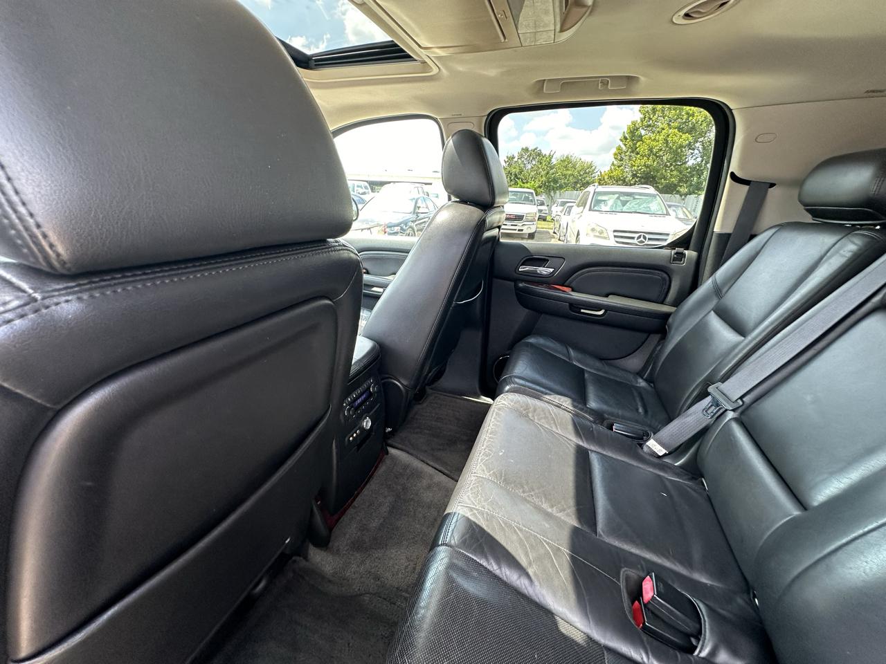 Cadillac Escalade ESV AWD 2009