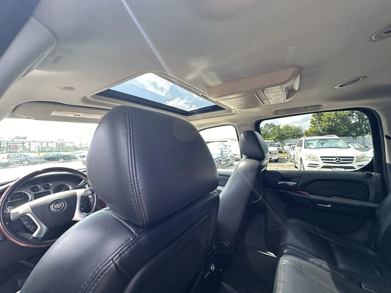 Cadillac Escalade ESV AWD 2009