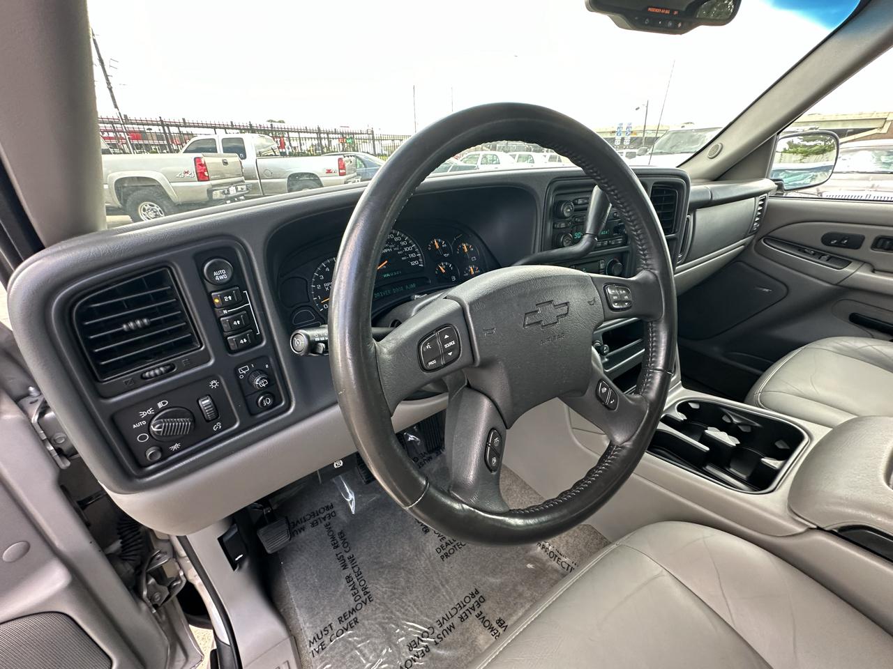 Chevrolet Tahoe LT 4WD 2004