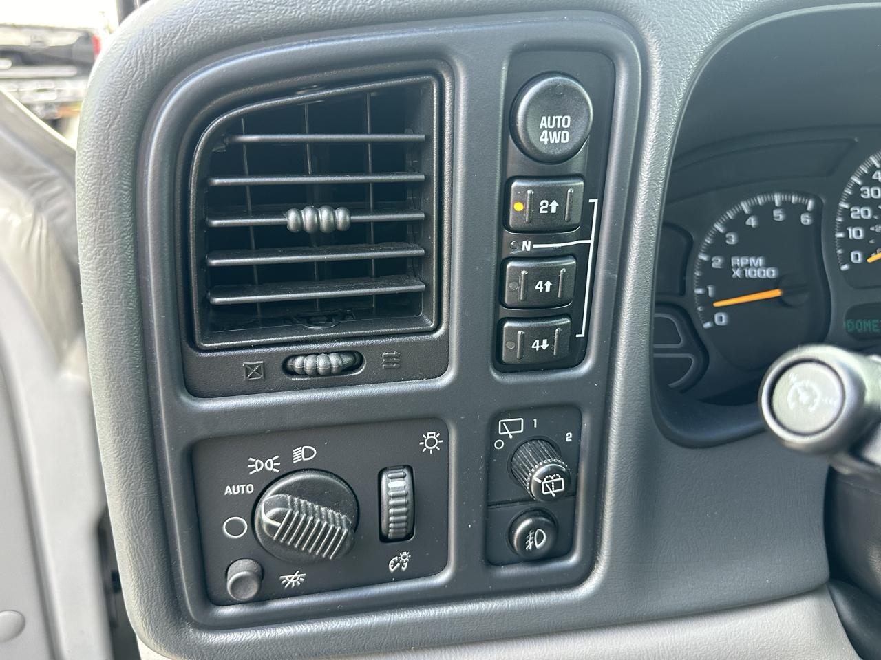 Chevrolet Tahoe LT 4WD 2004
