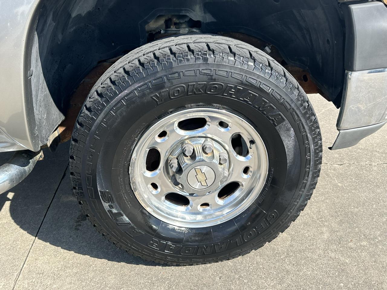 Chevrolet Silverado 2500HD LS Crew Cab Short Bed 4WD 2002