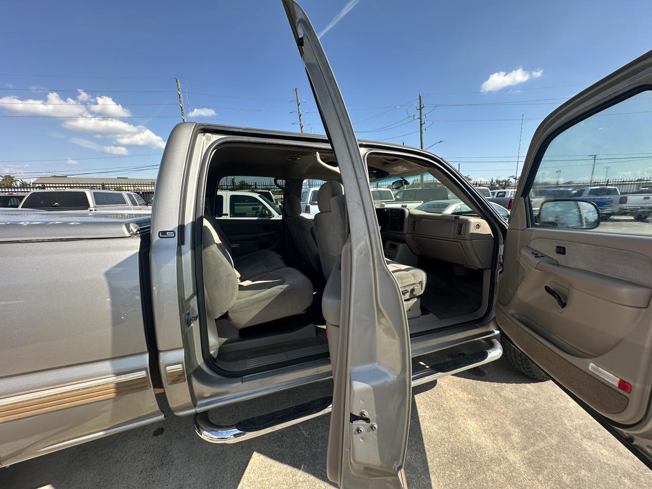 Chevrolet Silverado 2500HD LS Crew Cab Short Bed 4WD 2002