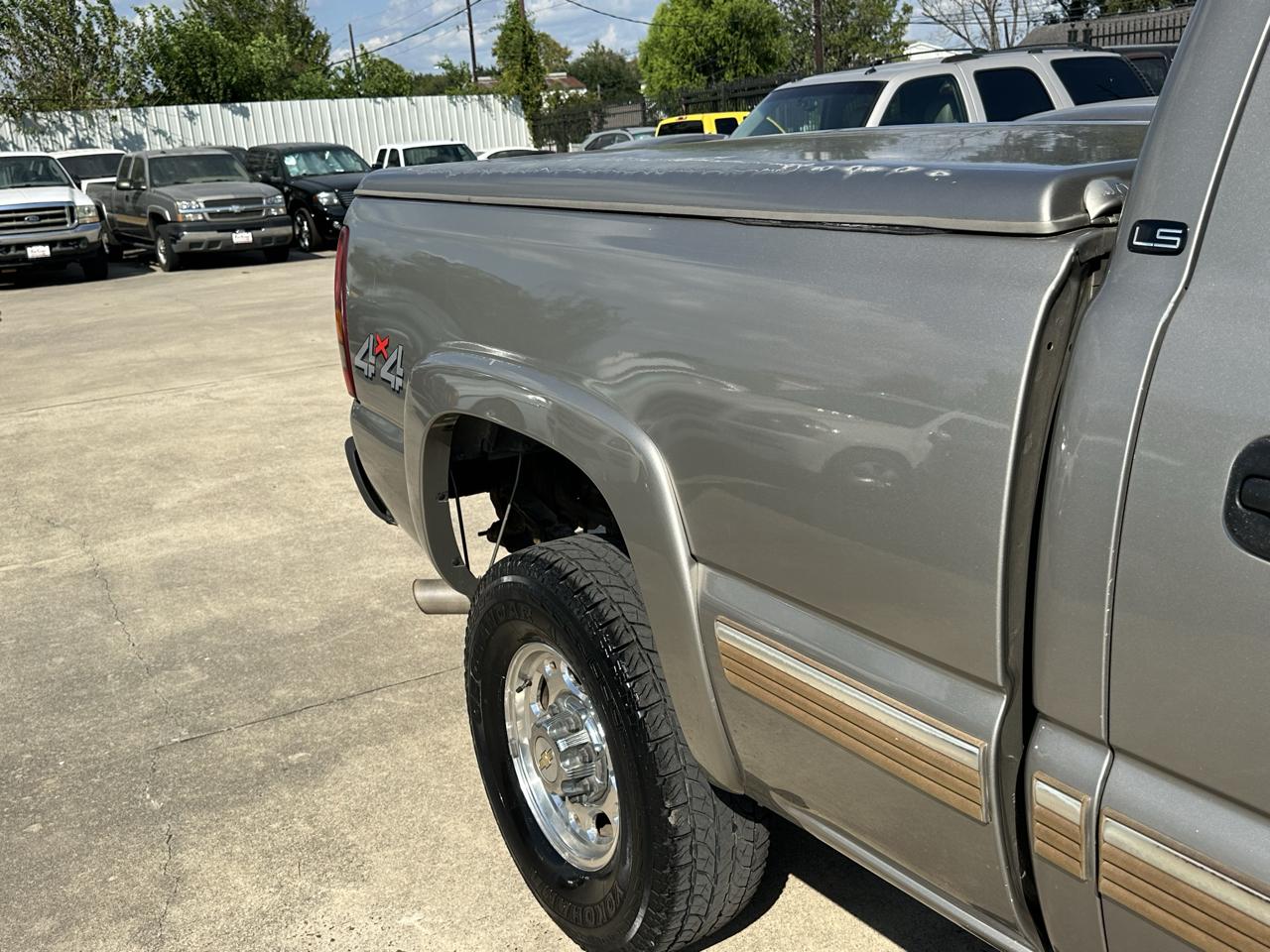 Chevrolet Silverado 2500HD LS Crew Cab Short Bed 4WD 2002
