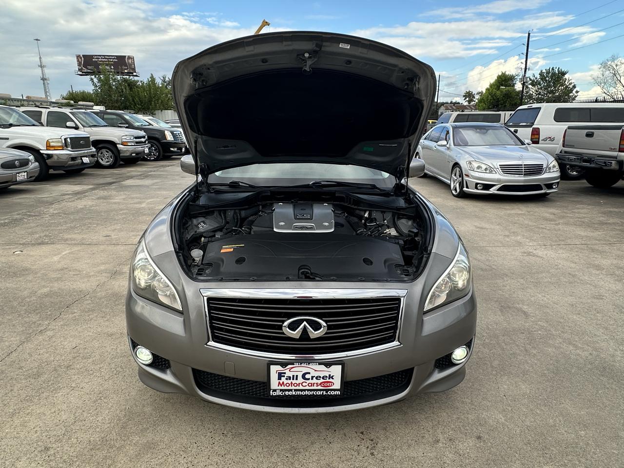 Infiniti M  2011